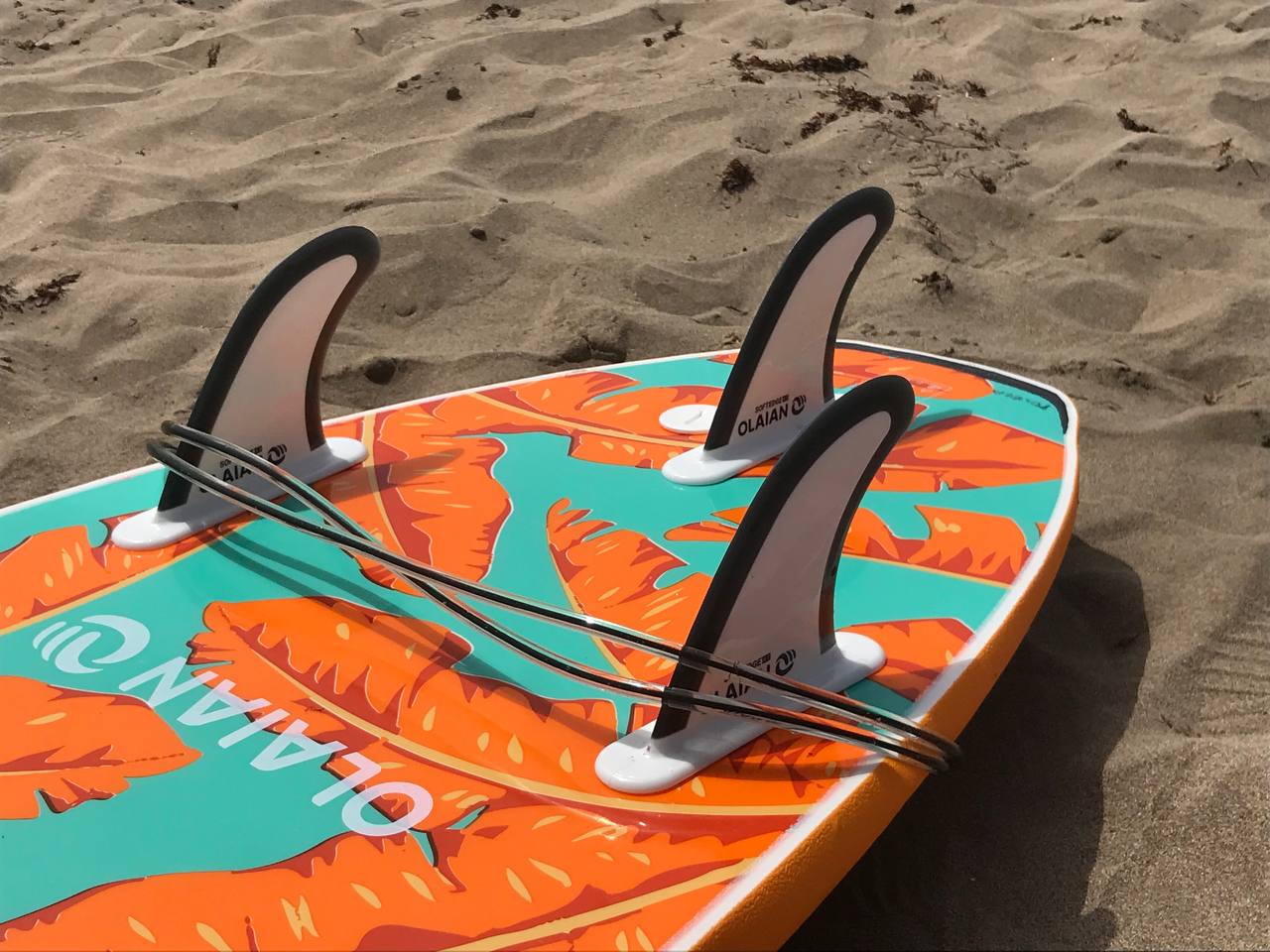 Clase privada de surf para mujeres en Famara Lanzarote